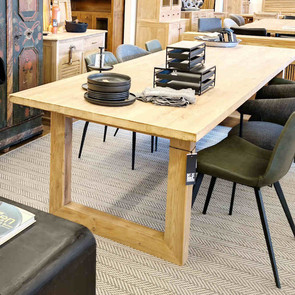 Tischplatten aus recyceltem Teakholz mit Gestell aus Massivholz