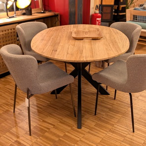 Esstisch mit Teakplatte Oval und Metallbeinen