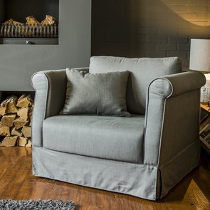 Hetty ist ein klassischer Sessel von hoechster Qualitaet, wunderbarer Sitzkomfort in vielen Stoffen, passend fuer jedes Ambiente, tolles Design, erhaeltlich in der MOEBEL KOLONIE Muenchen