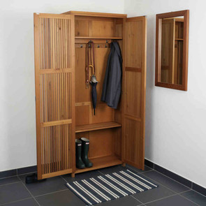 Massivholz  Schrank aus Teak mit zwei Schwingtueren, Flur Schrank Twiggy mit zwei Ablagefaechern und Kleiderhaken  Tuer Fuellungen in Staebchen Optik, MOEBEL KOLONIE Muenchen