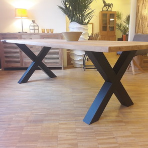 Metall Tischgestell X Big Line mit Tischplatte aus Teak massiv, Tischgestell aus Stahl mit Tischplatte montiert