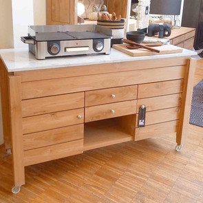Outdoor Kueche aus Teak massiv Cora mit Marmorplatte, Kueche zum draussen Kochen aus Teak in den Maßen 110 x 45 x 90 cm Hoehe