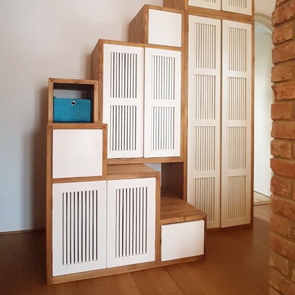 Treppenschrank Stairs aus Teak Massivholz