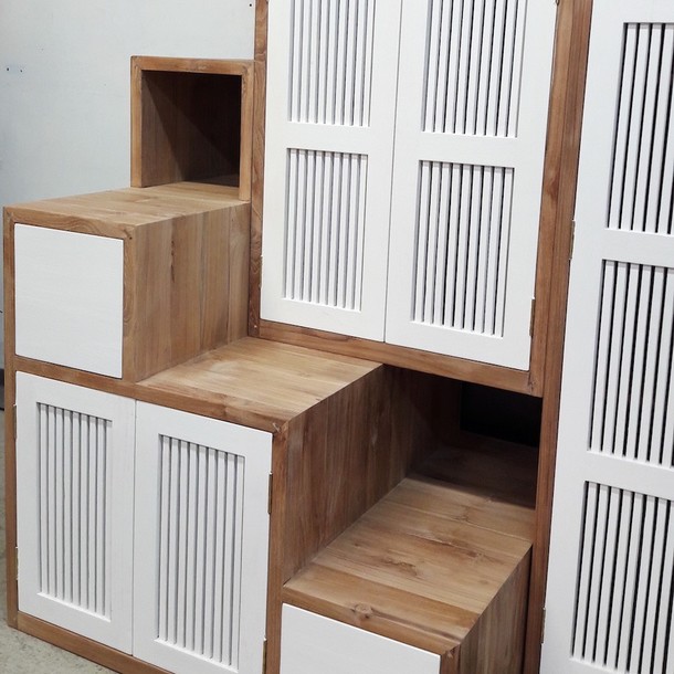 Treppenschrank Stairs aus Teak Massivholz