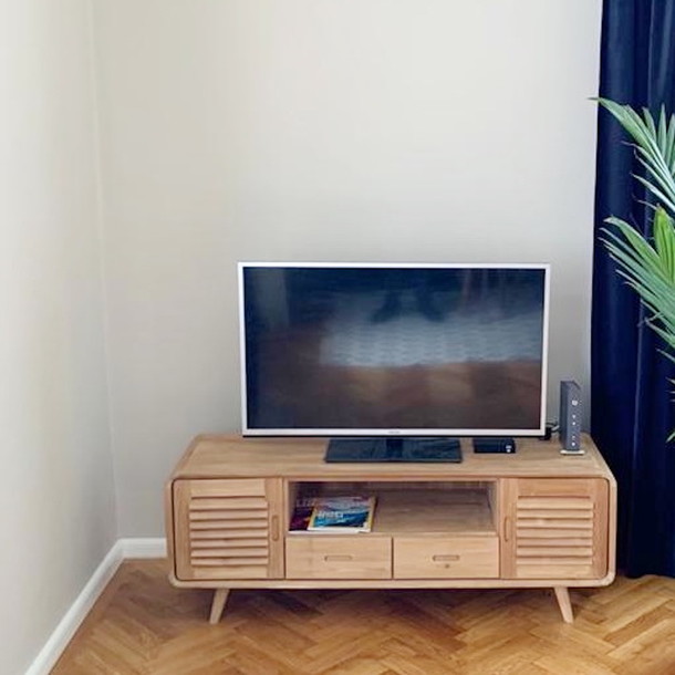 Massivholz TV Board Retro