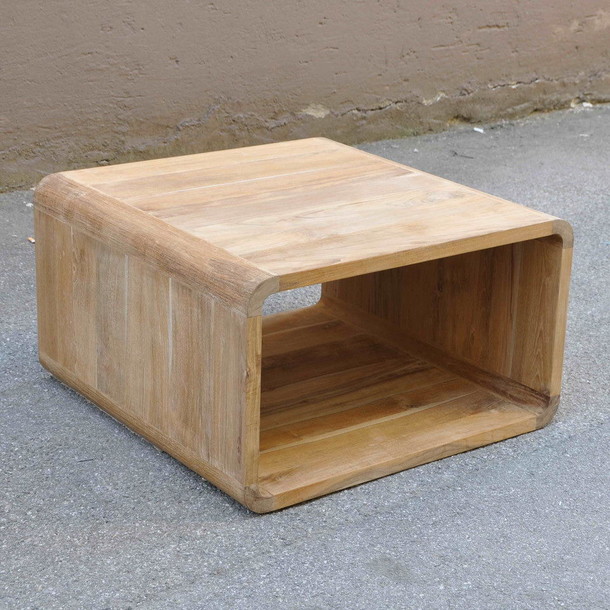 Couchtisch Cubo aus massivem Teak