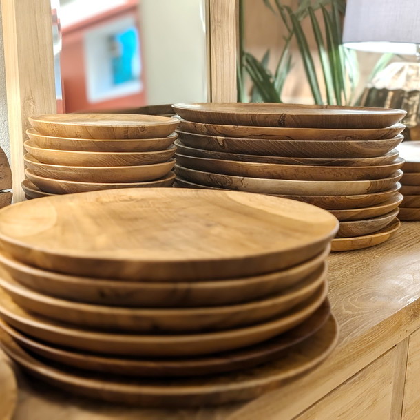 Holzteller aus Teak als Brotzeitteller oder Käseteller