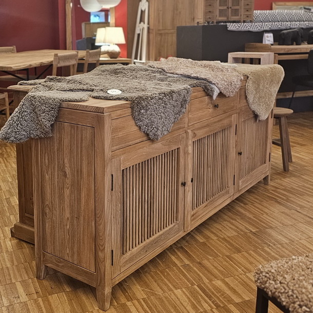 Möbel & Accessoires im Showroom München entdecken