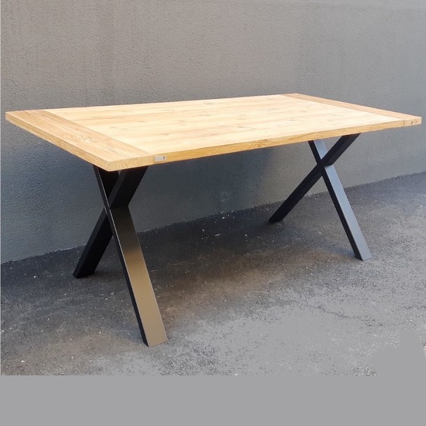 Esstisch INDUSTRIAL X Slim Line mit Altholzplatte. Massivholz trifft Stahl – Einzigartig !