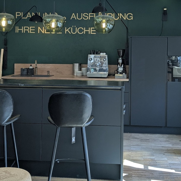 EXKLUSIVE HÄCKER KÜCHE ZUM SONDERPREIS