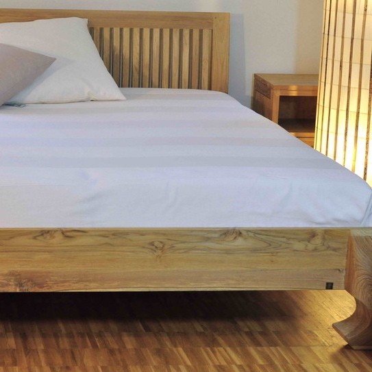 Massivholzbett Spider Head Board