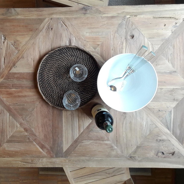 Detail Ansicht der Tischplatte Patch von oben, gebuerstete rustic Tischplatte mit wunderschönem Muster, Massivholz Tisch Patch, MOEBEL KOLONIE Manufaktur Muenchen