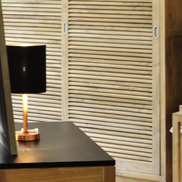 Detail Manacor Kleiderschrank mit 2 Schiebetueren, Kleiderschrank aus massivem Teakholz