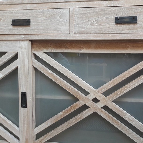 Detail Tuerfuellung Cross vom Sideboard Slide