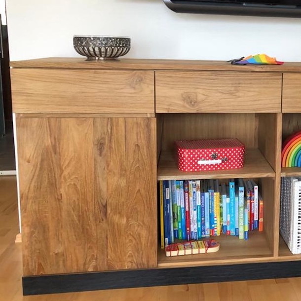 Detail offene Faecher vom massiven Sideboard Ancona