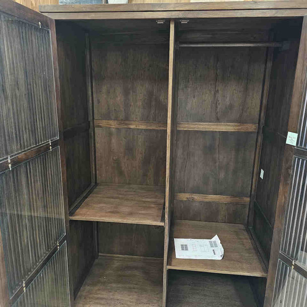 Innenleben Ansicht  Moeglichkeit vom Kleider Schrank aus massivem Edlelholz Teak, Moebel Desigen und Mass Anfertigung ohne Aufpreis, München Mass Moebel