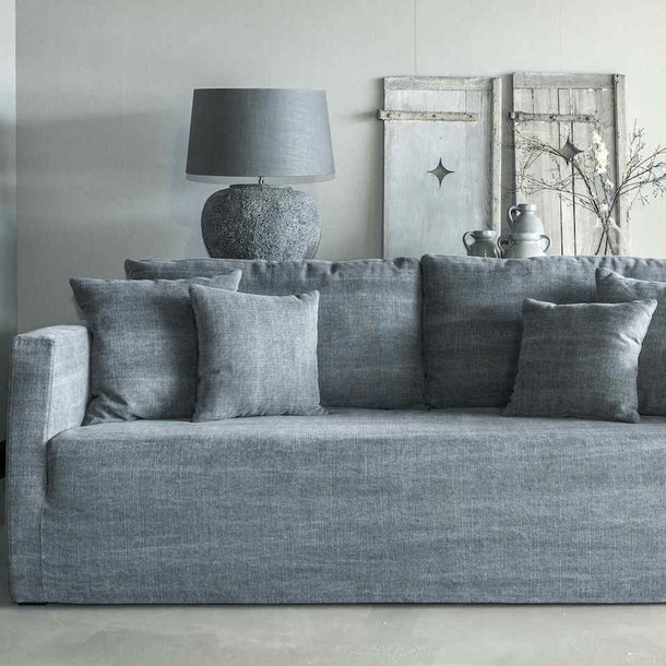 Junges Wohnen mit einem Knokke Sofa von hoechster Qualitaet, Knokke gibt es in vielen Ausfuehrungen und Stoffkategorien, lassen Sie sich vom wunderbaren Sitzkomfort dieses Sofas verwoehnen, Kommen Sie zu uns in die MOEBEL KOLONIE und lassen Sie sich beraten.