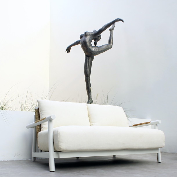 Korsika Outdoor 2 Sitzer mit weissem Aluminium Gestell, Lehne mit Synthetik Rope Bespannung, weissen hochwertigen Polstern aus Urecel© Polstereinsätzen, Bezug Premium Outdoor Sunbrella, Outdoor Lounge MOEBEL KOLONIE Muenchen