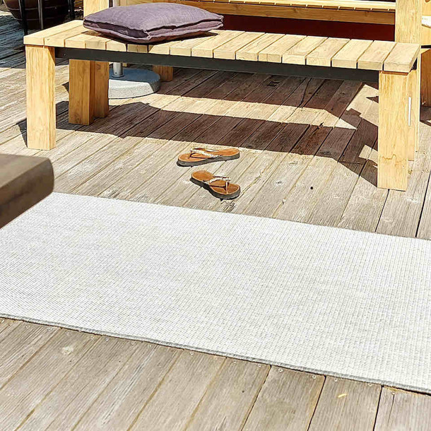 Livorno Sitzbank fuer Indoor und Outdoor, Sitzbank aus recyceltem, massivem Teakholz mit einem schwarzen Untergestell aus Metall, schoener Kontrast zum Holz, Manufaktur und Design MOEBEL KOLONIE