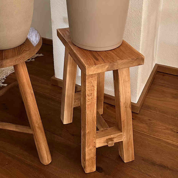 Massivholz Hocker Schliersee hier als Blumenstaender, Schliersee aus recyceltem Teak