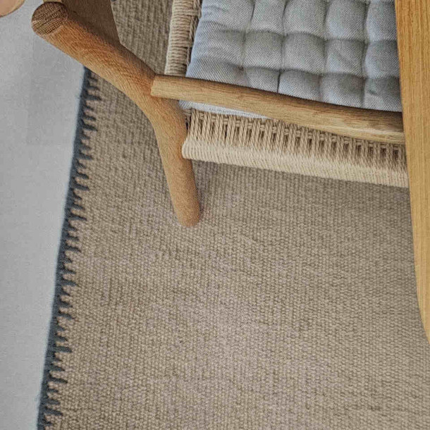 Moss Teppich für Indoor mit Rand in der Farbe Grey