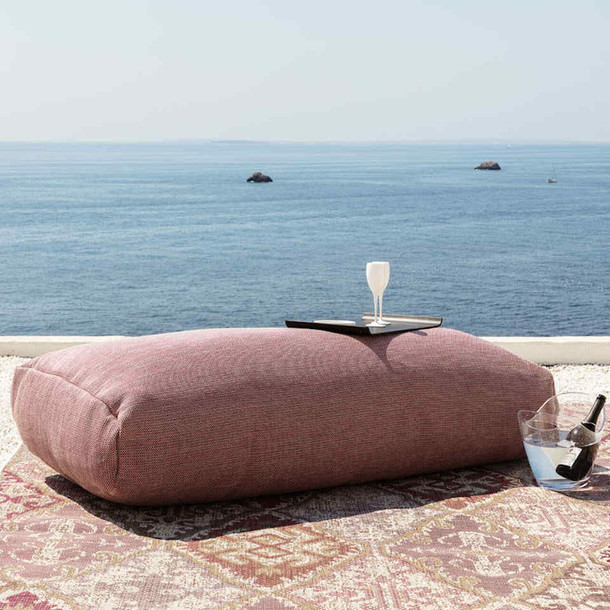Outdoor Dotty Sunbed in der Farbe Pink