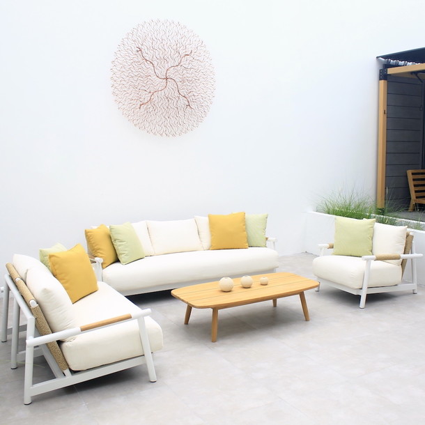 Sehr hochwertige Korsika Outdoor Lounge Gruppe bestehend aus Sessel, 2 Sitzer und 3 Sitzer, komfortable Outdoor Moebel, besonders und exklusiv MOEBEL KOLONIE Muenchen