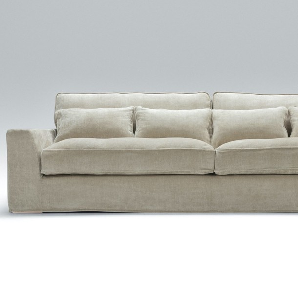 Sofa New York in Baumwoll - Leinen- Stoff fuer mediterranes Flair im Wohnzimmer, viel verschiedene Stoffe und Stofffarben erhaeltlich, ein Sofa zum Wohlfuehlen mit besten Sitzkomfort, Sofa mit abnehmbarer Husse, Wohnen wie im Urlaub Sofas mit Finca- Style, MOEBEL KOLONIE, Birnauer Strasse Schwabing