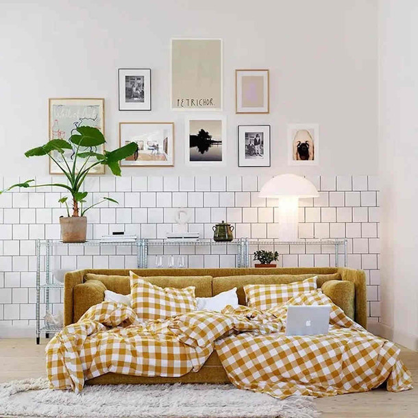 Sofabett Stina ausgeklappt mit zwei Seitenkissen