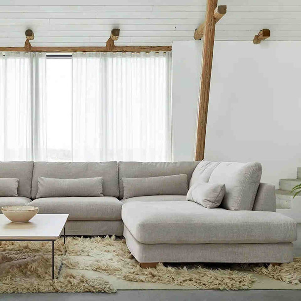 Sofalandschaft Brandon mit hochwertigem abnehmbaren Stoff in der Farbe Grey, komfortables, klassisches Sofa.