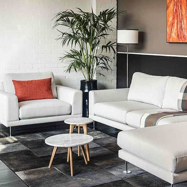 Sofalandschaft George mit Sessel in hellem freundlichem Stoff, Sofas mit bestem Sitzkomfort in exklusiven Stoffen