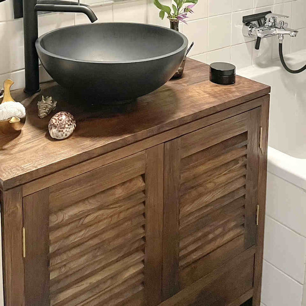 Teak massiv Waschtisch Comtessa  mit Aufsatz Waschbecken aus Keramik in der Farbe Black, Waschtisch mit zwei Schwingtueren mit Shutterfronten, im unteren Bereich 2 Schubfaecher