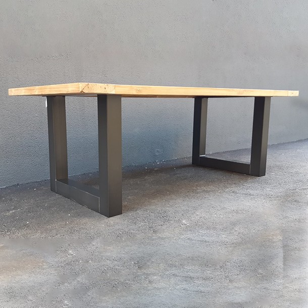 Tischgestell U Big Line aus Stahl in Schwarz lackiert für die Montage an Tischplatten aus Massivholz