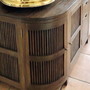 Detail Rundung des Sideboards aus massivem Teak