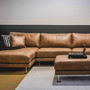 George modulares Sofa in exklusivem Lederbezug mit Recamiere und Footstool auch als Beistelltisch verwendbar