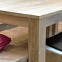 Grosse Aufnahme von Tischbein und Tischplatte des Massivholz Tisches aus Teak, zertifiziertes Plantagen Teakholz Massivholz Moebel aus Teak Muenchen