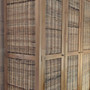 Grosses Detailbild vom Weidengeflecht des Massivholz Schrankes aus Sicilia aus Teak