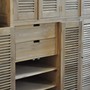 Innenleben Kleiderschrank Tejo aus recyceltem Teak massiv Holz, Detail Ansicht zwei Schubladen, zwei Regalfaecher und zwei Schwingtueren, Detailansicht unterer Teil, Unterbau Schrank Tejo aus massivem Teakholz, Kleiderschrank Muenchen aus Massivholz Teak, Massanfertigung ohne Aufpreis, MOEBEL KOLONIE Muenchen