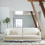 Sofa Sally im skandinavischen Look mit loser Husse