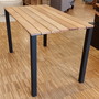 Tischbeine Square Slim aus Stahl in Schwarz lackiert. Tischbeine aus Stahl mit Tischplatte aus Massivholz. Stahl Tischbeine  für die Montage an Tischplatten aus Massivholz