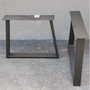 Tischgestell Trapez Slim Line aus Stahl in Schwarz lackiert. Tischgestell Stahl mit Tischplatte.  Stahl Tischgestell für die Montage an Tischplatten aus Massivholz