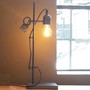 Tischlampe Loft mit schwarzem Metallgestell